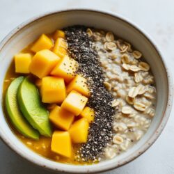 CookiClub - Smoothie Bowl à la Mangue, Flocons d’Avoine et Graines de Chia